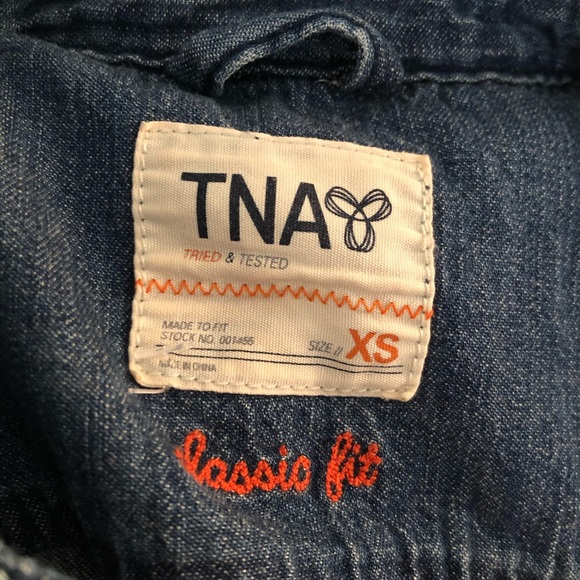 🖤3/$30 - TNA - Denim Button Up🖤 - Picture 7 of 7